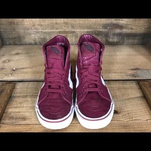 Vans women’s maroon hi-top sneakers 💫